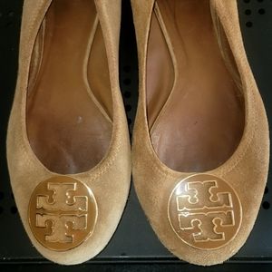 TORI BURCH SEUDED LEATHER FLATS, SZ 10